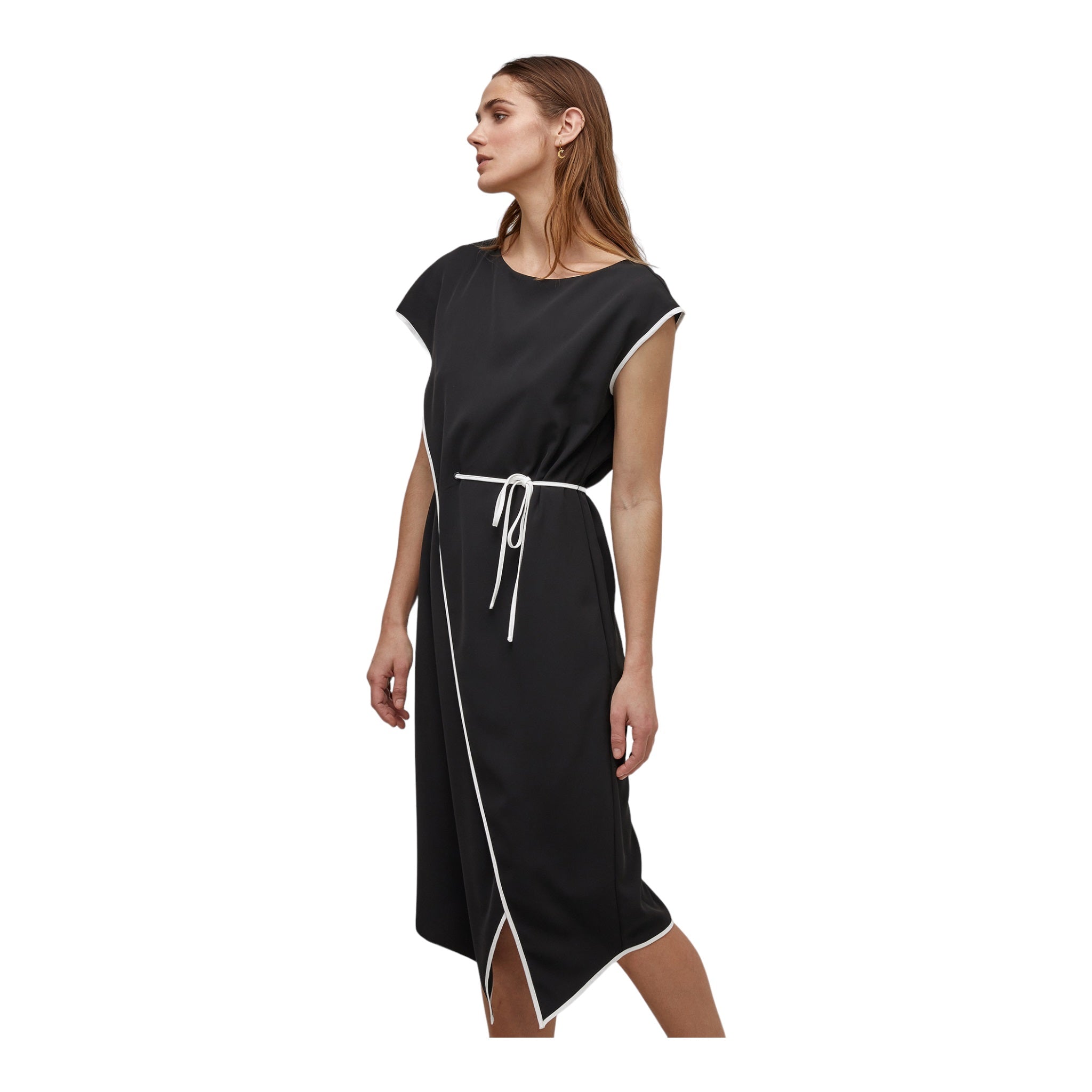 UCHUU Front Fold Dress with Self Belt Black